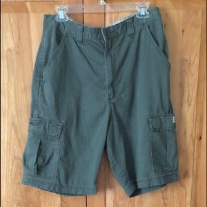 Men’s grey Wrangler cargo shorts size 33 waist